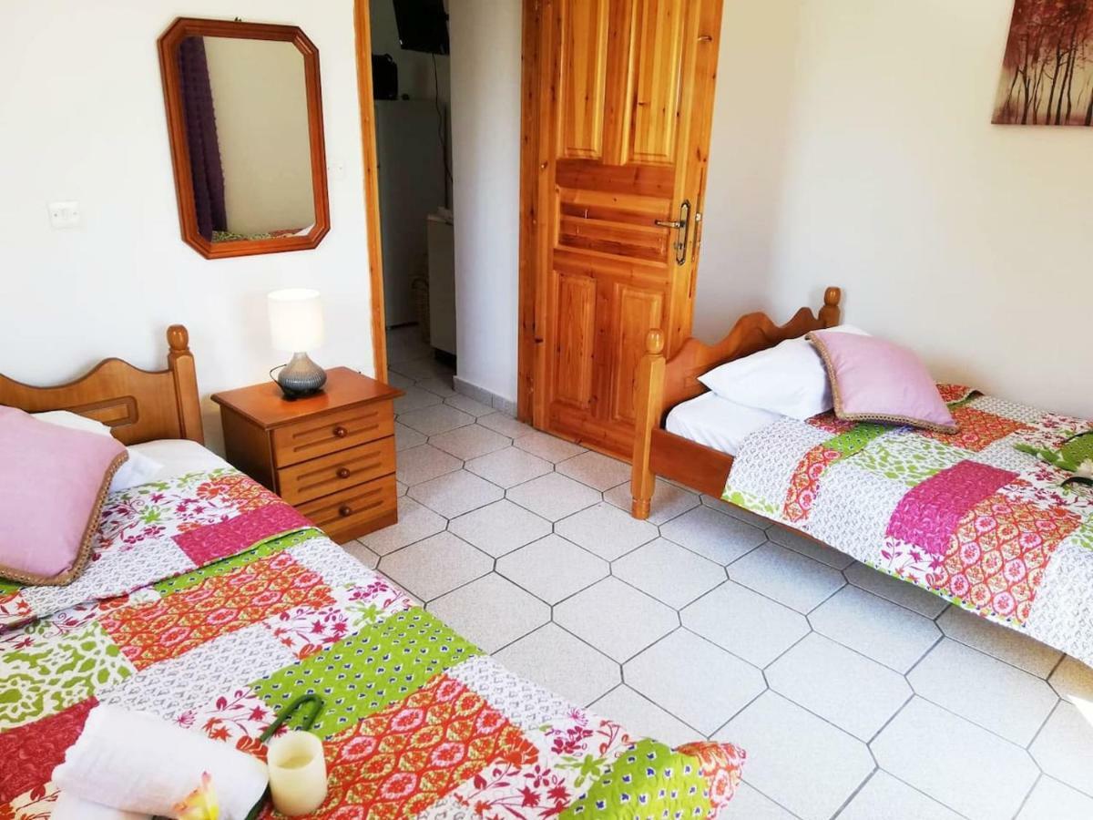 Ferienwohnung Theasea House With Garden Riglia Exterior foto